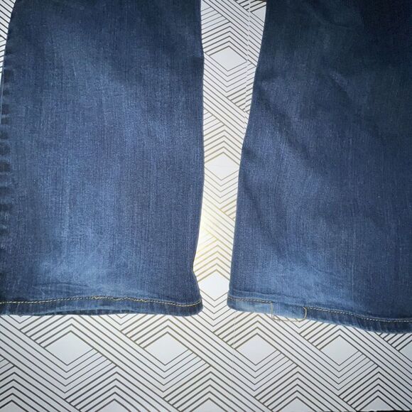 Mossimo Curvy Bootcut Jeans Women’s Sz 18R Dark Wash Whiskering Flare Casual - Picture 3 of 8